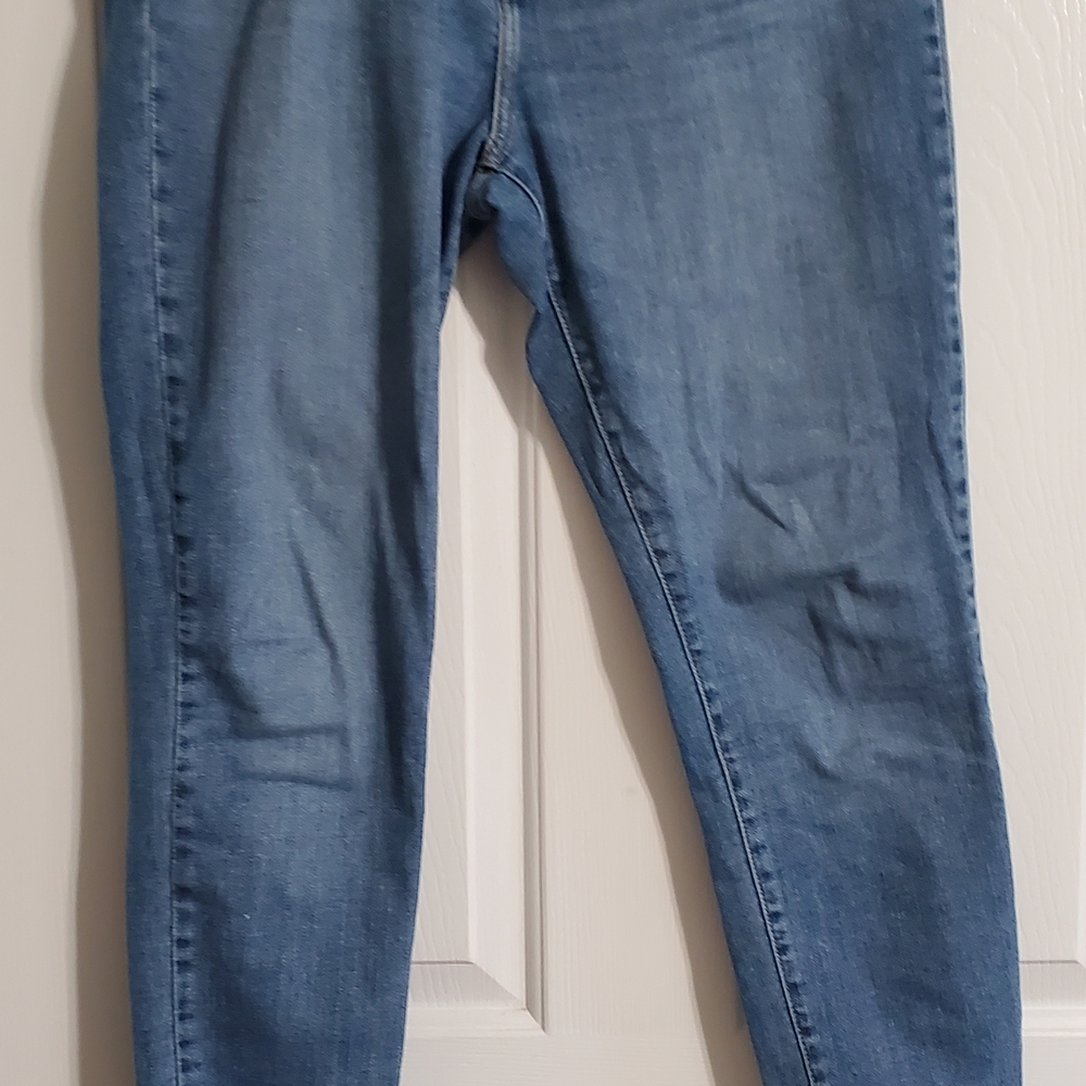 Levi's Women's Light Blue Skinny Jeans